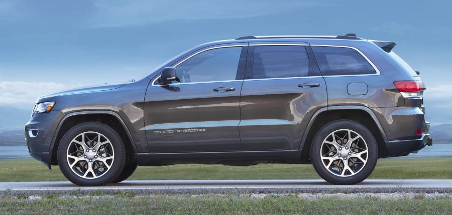  Jeep Grand Cherokee Sterling Edition (WK2) 2017 года  (фото 4 из 6)